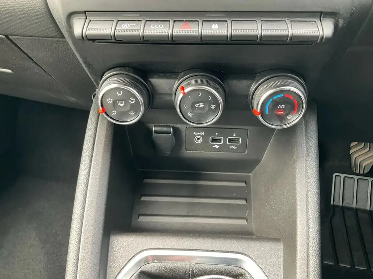 2020-renault-clio-10-sce-iconic-75bhp-big-32