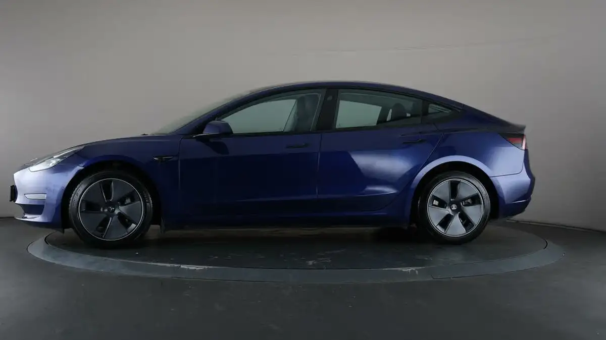 2021-tesla-model-3-e-long-range-awd-big-31