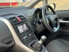 2012-toyota-auris-16-tr-small-46