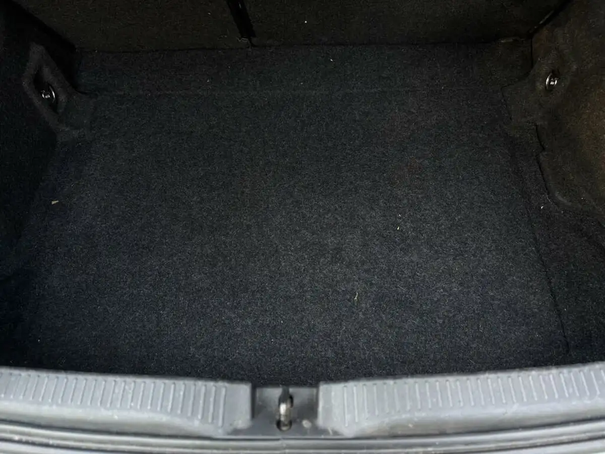 2012-toyota-auris-16-tr-big-11