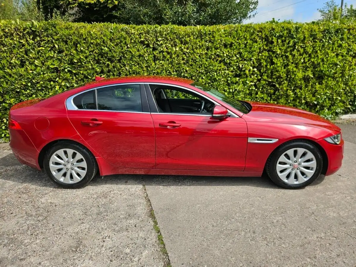 2015-jaguar-xe-20td-portfolio-163ps-auto-big-2