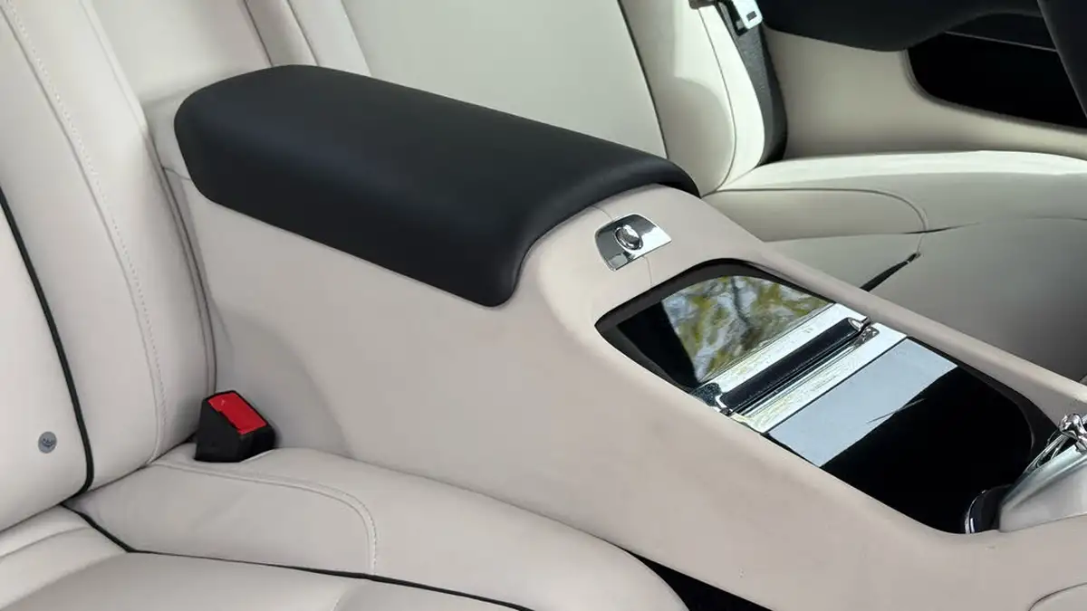 2018-rolls-royce-wraith-66-big-28