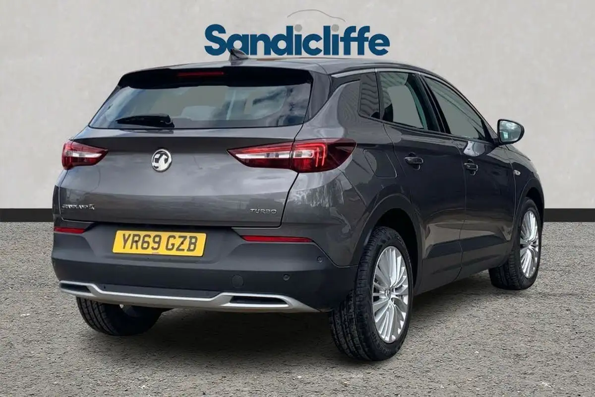 2019-vauxhall-grandland-x-12-tech-line-nav-big-3