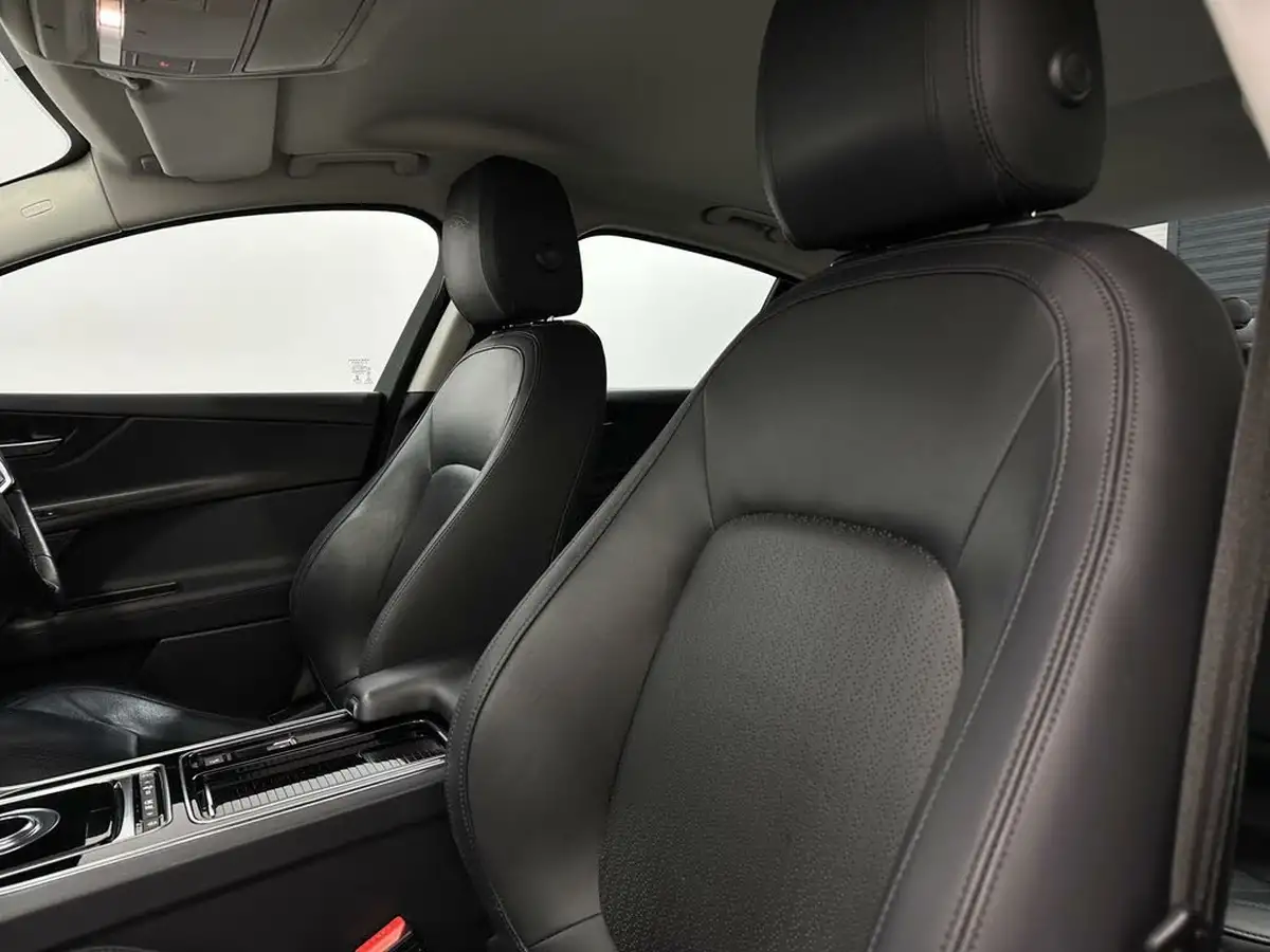 2018-jaguar-xe-20i-portfolio-200ps-1997cc-big-31