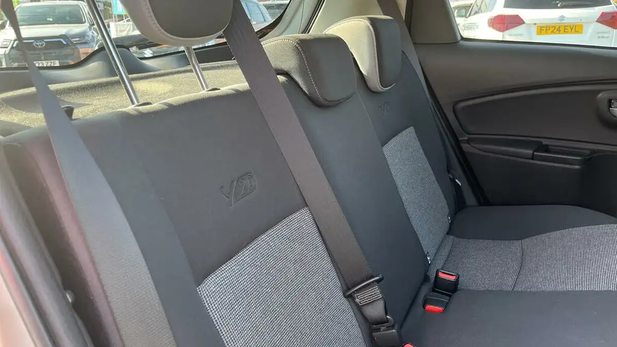 2020-toyota-yaris-15-vvt-i-y20-111bhp-1496cc-big-11