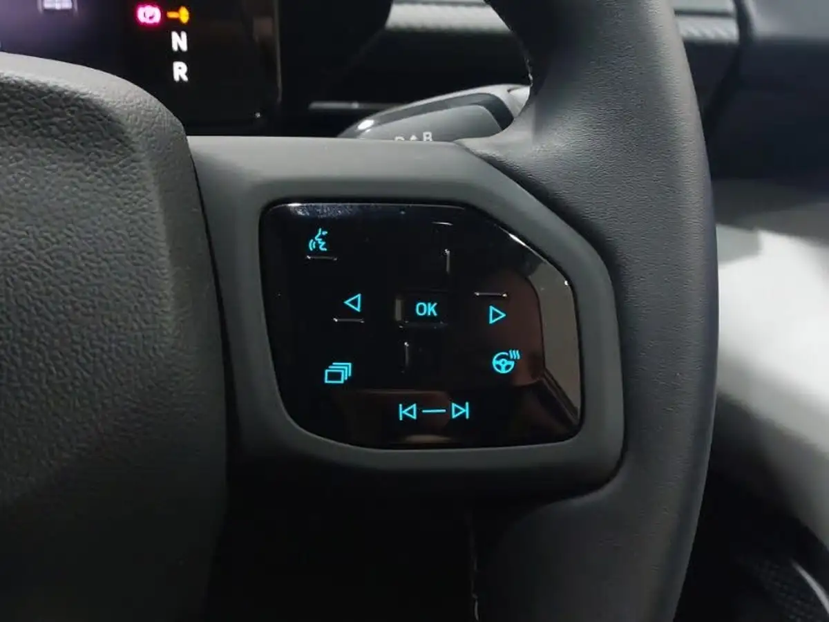 2024-ford-explorer-e-premium-286ps-77kwh-big-18