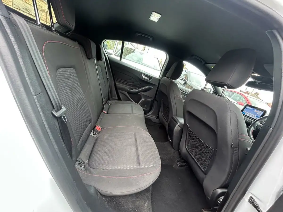 2019-ford-focus-10t-st-line-hatchback-big-9