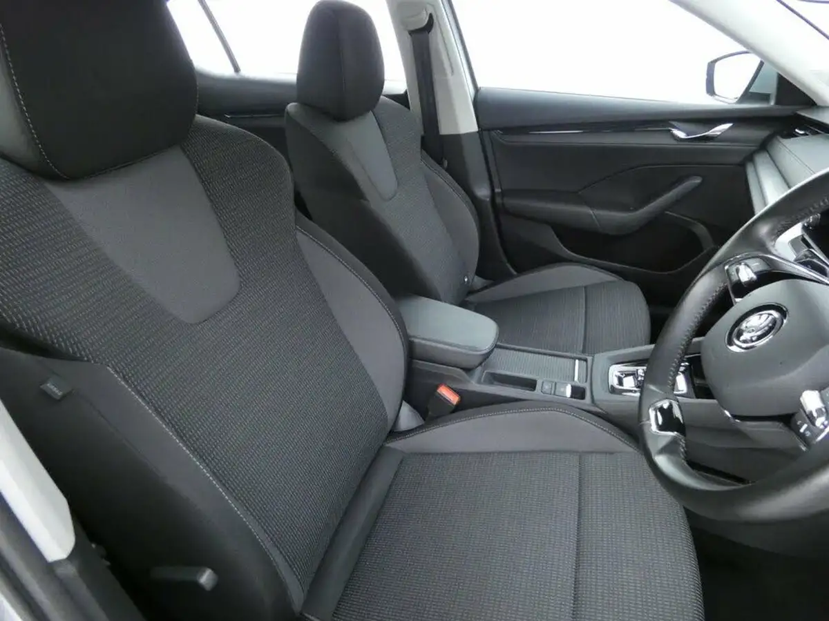 2021-skoda-octavia-10-tsi-e-tec-se-first-edition-hatchback-big-8