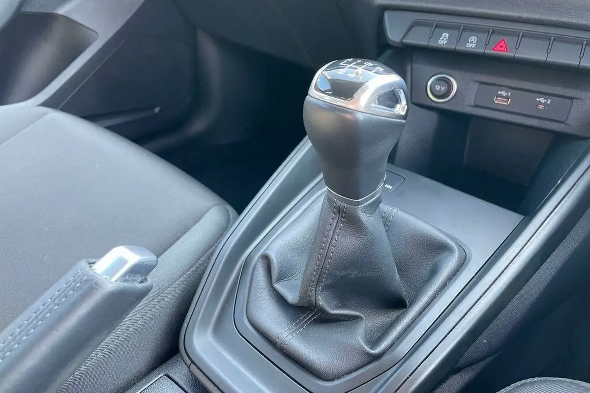 2020-audi-a1-10-25-tfsi-technik-big-25