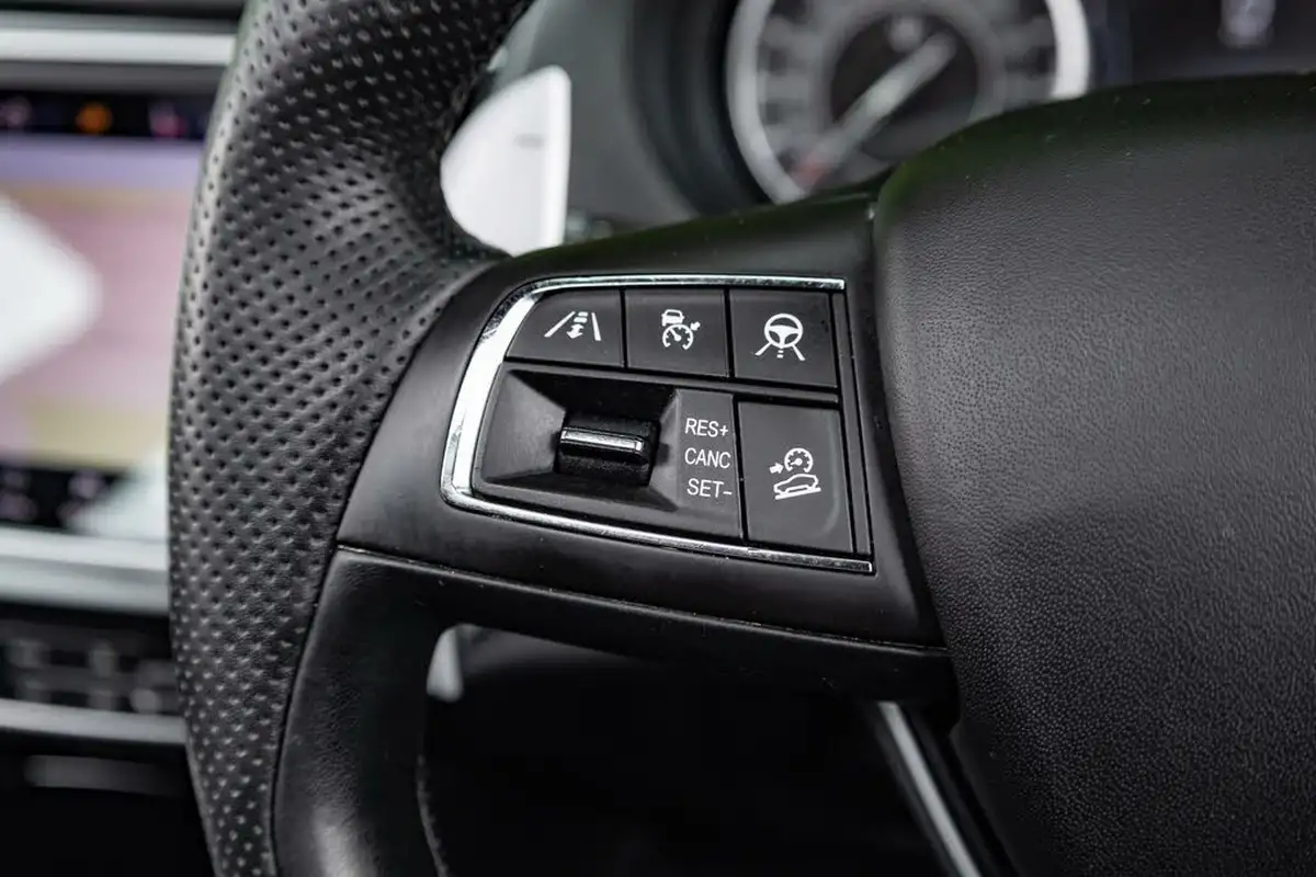 2021-maserati-levante-20-gt-big-28