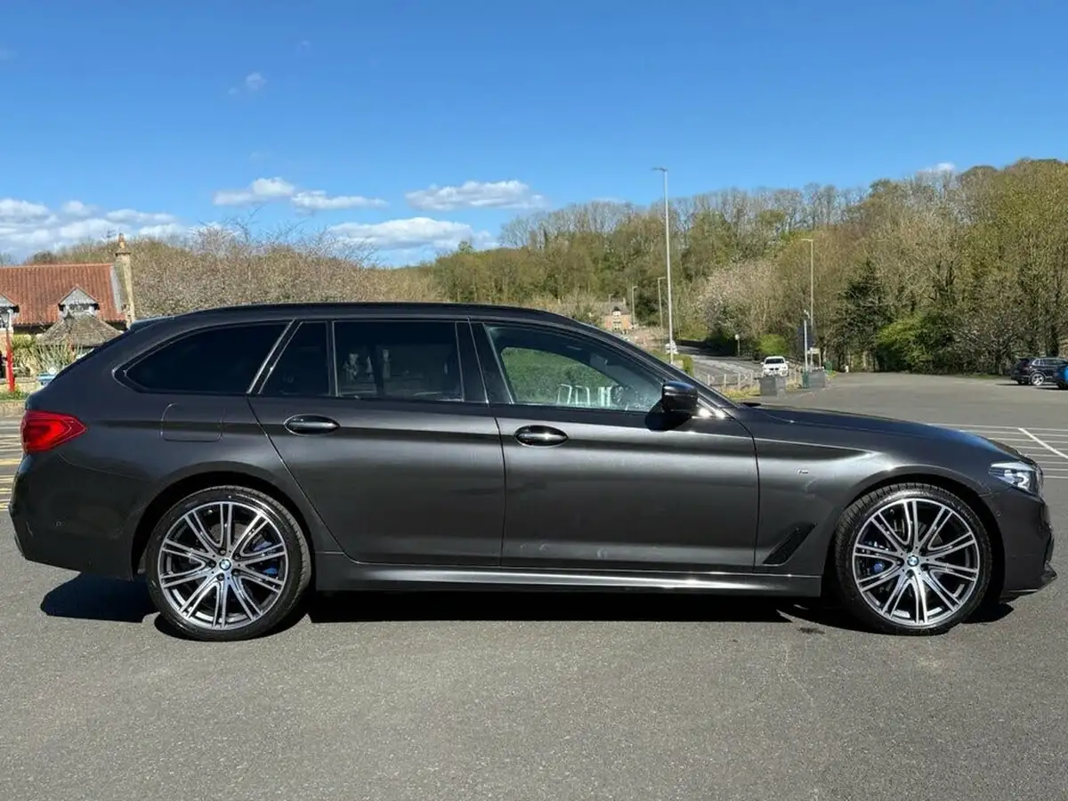 2017-bmw-5-series-30td-530d-m-sport-xdrive-touring-5d-big-11