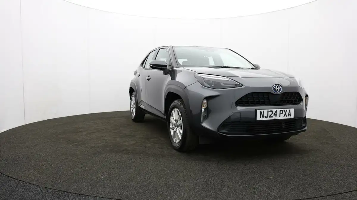 2024-toyota-yaris-cross-15-vvt-i-icon-big-42