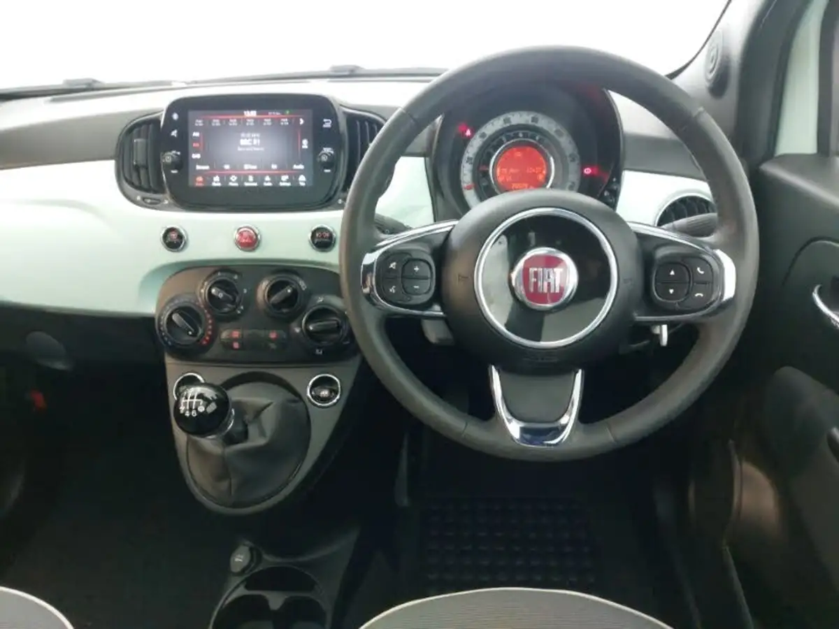 2021-fiat-500-10-lounge-big-6