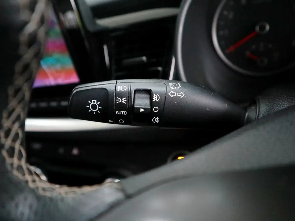 2022-kia-stonic-10-t-gdi-gt-line-s-big-25