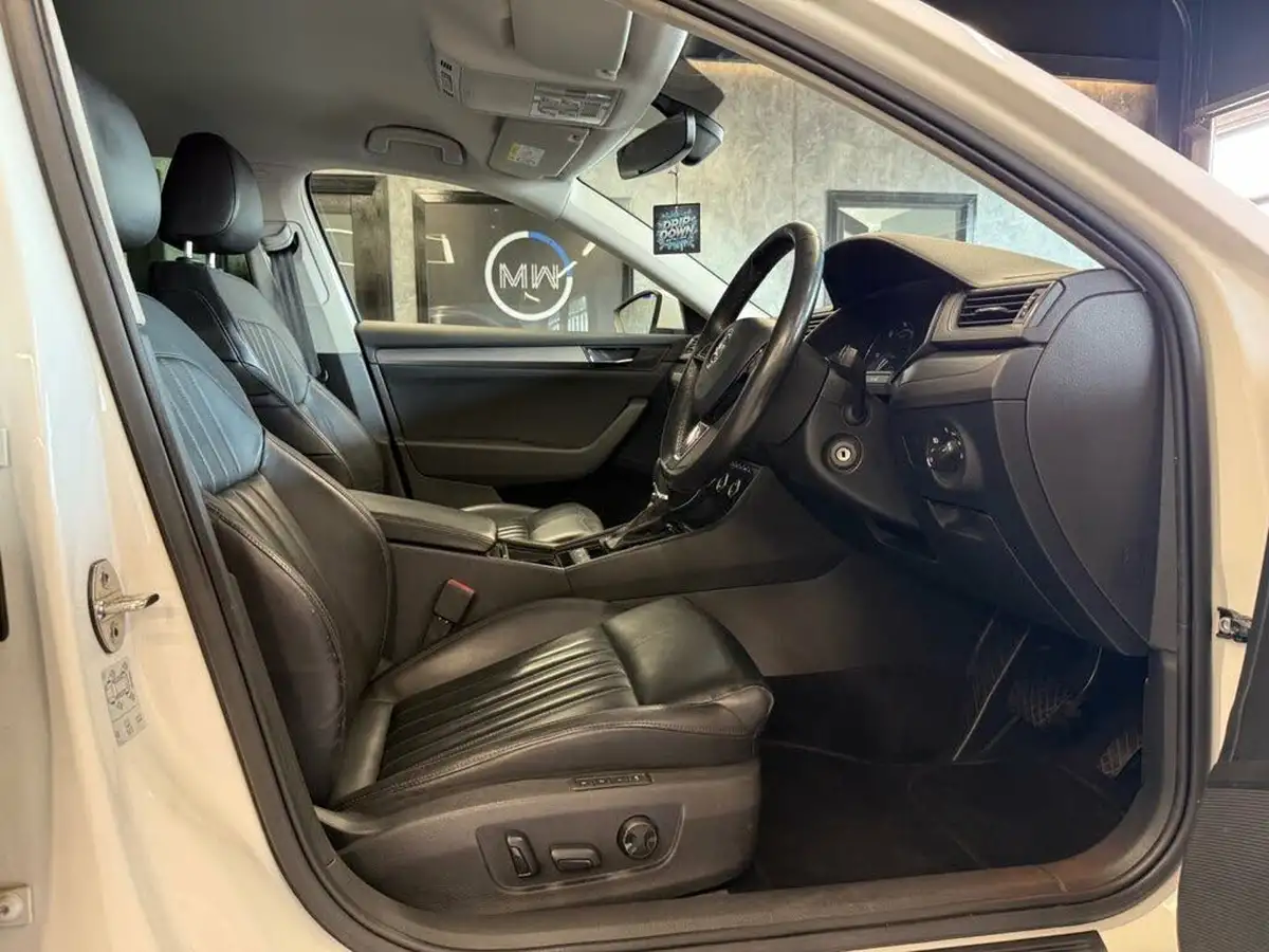 2018-skoda-superb-20tdi-scr-se-l-executive-150ps-estate-dsg-big-14