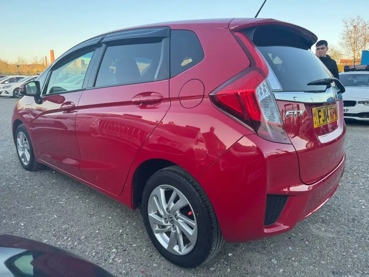 2014-honda-fit-hybrid-big-4