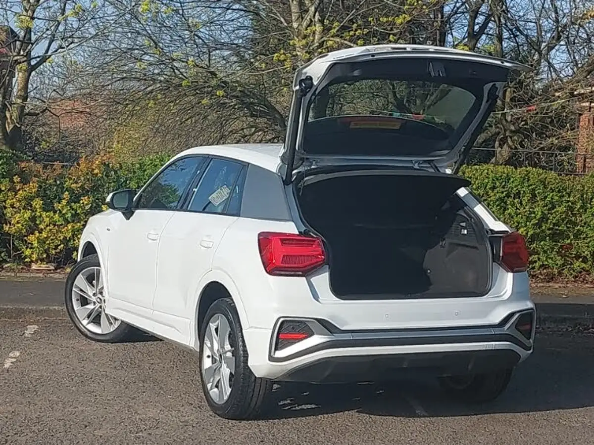 2021-audi-q2-10-30-tfsi-s-line-big-17