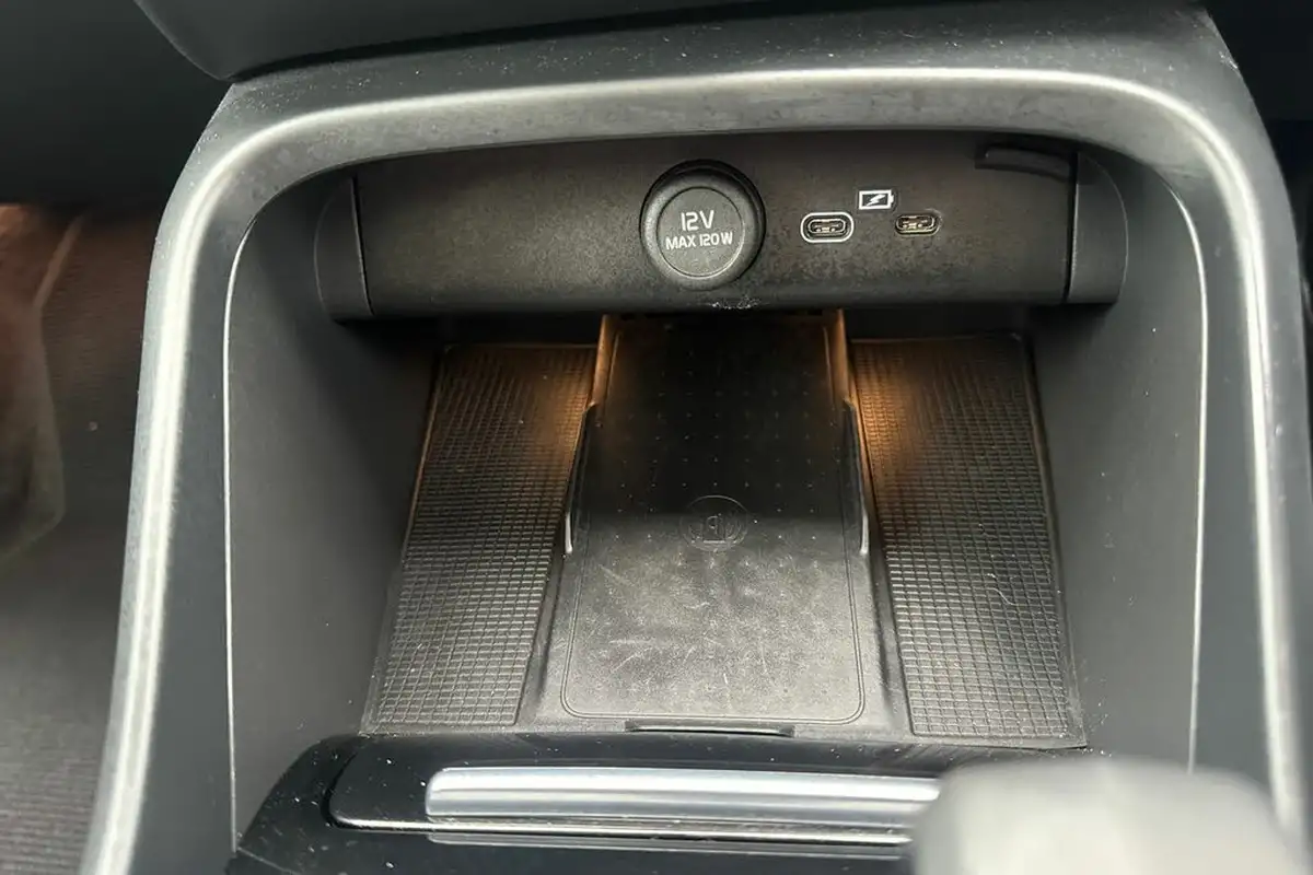 2023-volvo-c40-e-recharge-ultimate-228bhp-big-30