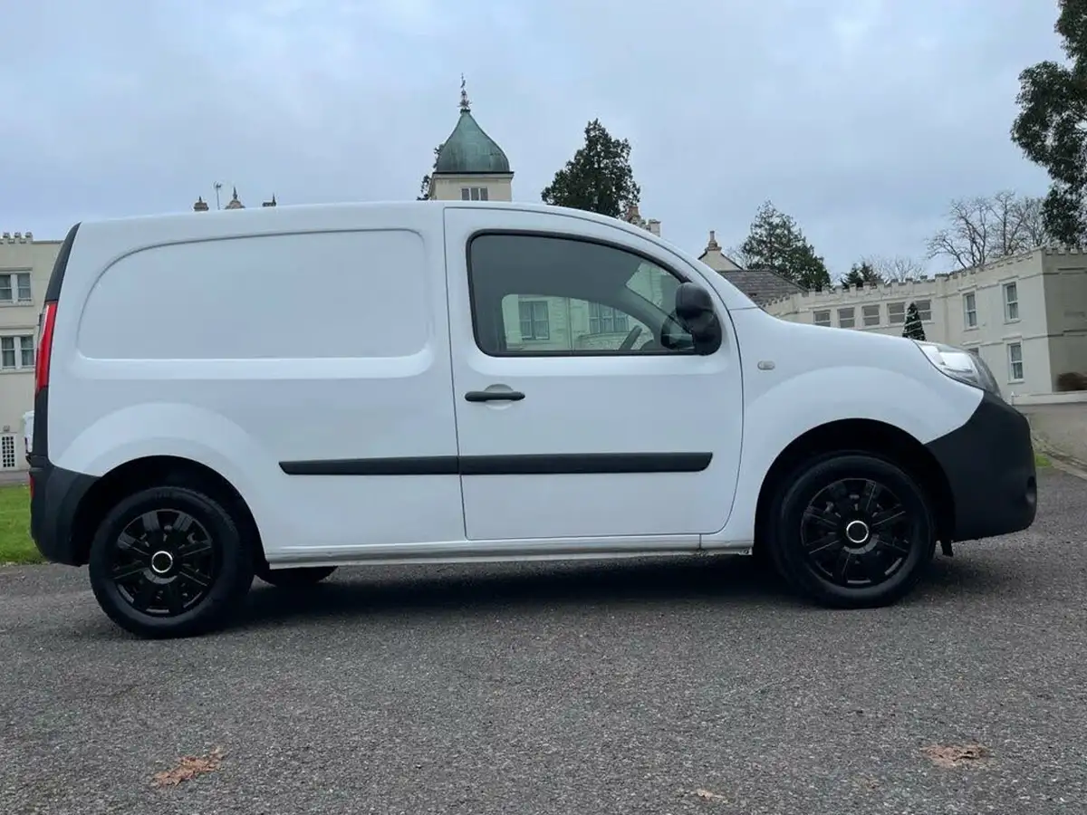 2015-renault-kangoo-15td-ml19-dci-75-energy-panel-big-3