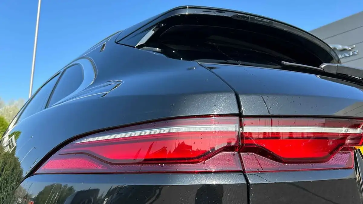 2022-jaguar-f-pace-20-d200-r-dynamic-s-big-18