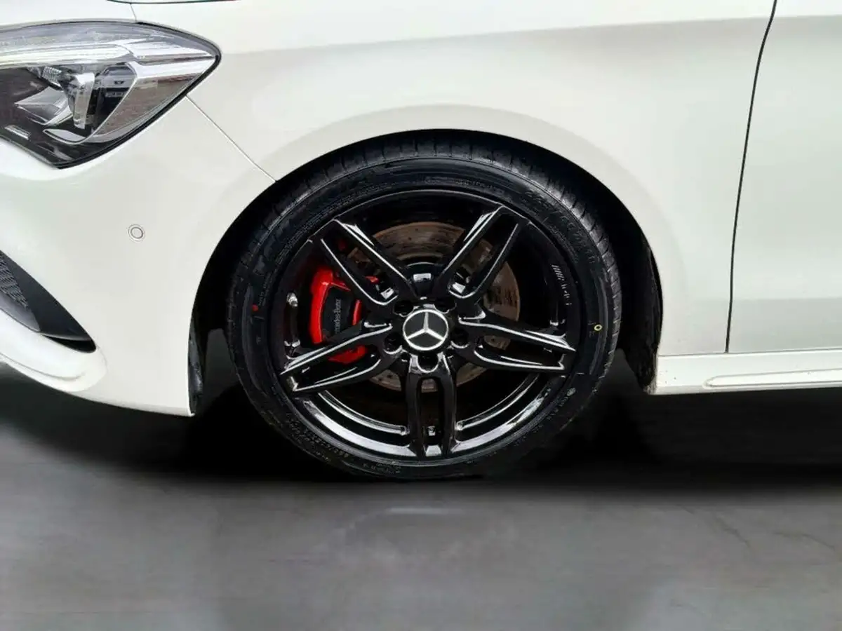 2017-mercedes-benz-cla-21d-cla-220-amg-line-4matic-shooting-brake-5d-big-36