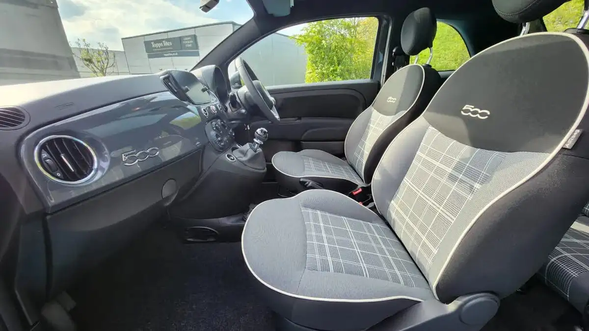 2020-fiat-500-10-lounge-big-26