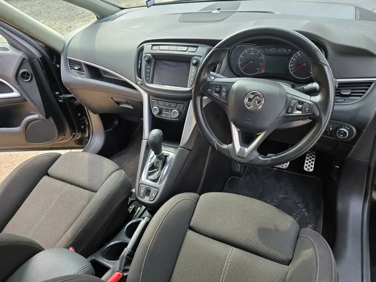 2017-vauxhall-zafira-tourer-14i-16v-turbo-sri-nav-leather-pk-auto-big-18