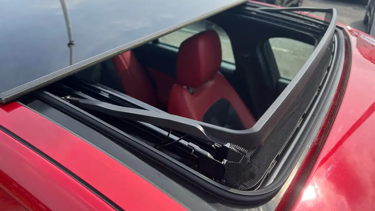 2015-jaguar-xe-30-s-big-17