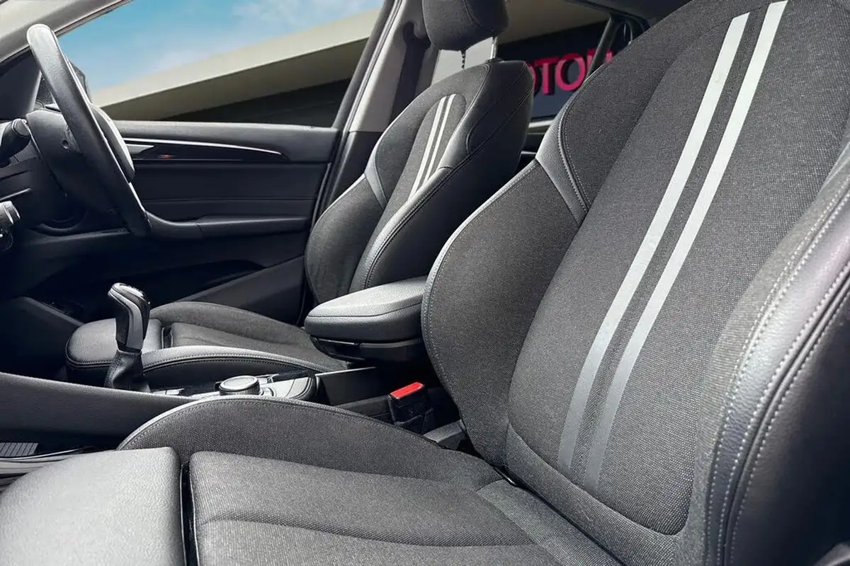 2021-bmw-x1-15-sdrive18i-sport-big-10