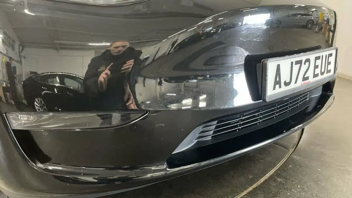 2022-tesla-model-y-e-long-range-big-10