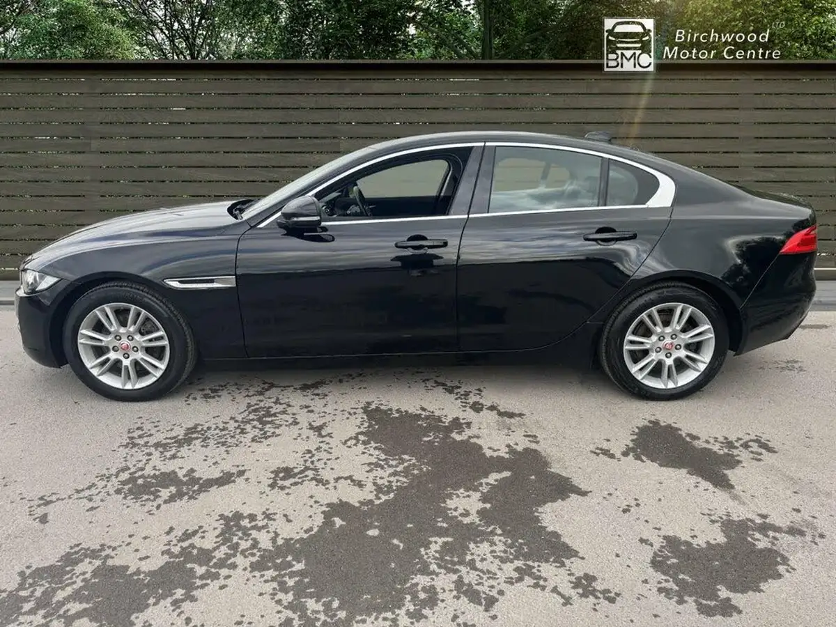 2017-jaguar-xe-20d-prestige-180ps-1999cc-auto-big-3