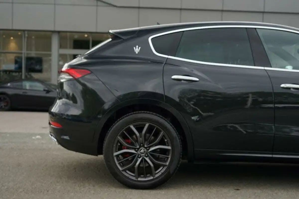 2021-maserati-levante-20-gt-big-14