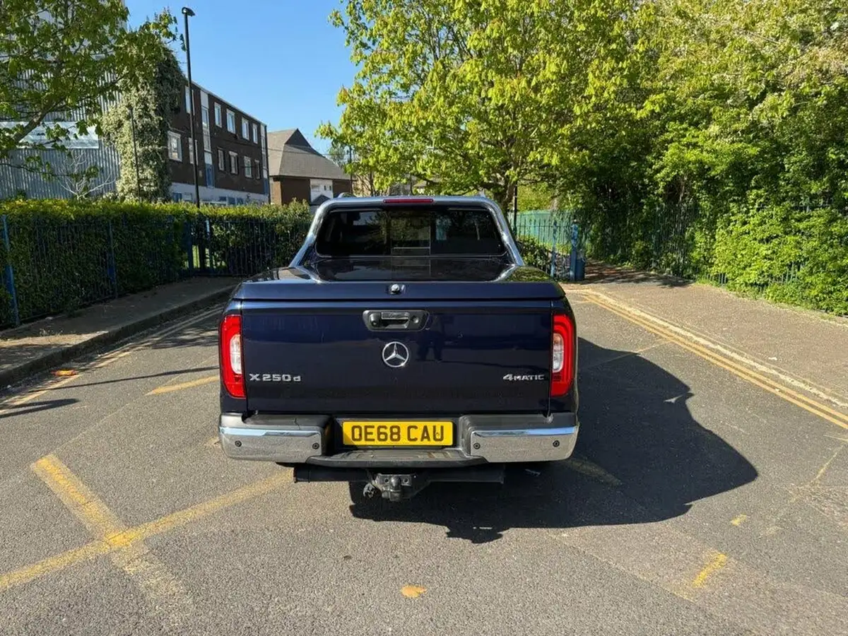2019-mercedes-benz-x-class-23td-250-power-big-8