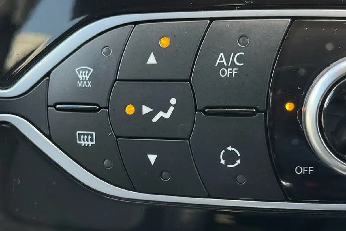 2018-renault-captur-09-tce-gt-line-big-31