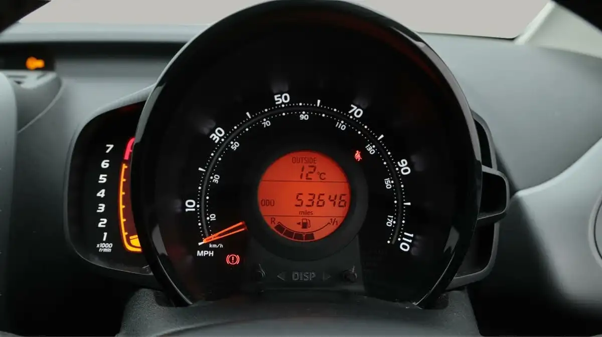 2018-toyota-aygo-10-vvt-i-x-play-71bhp-5d-big-10