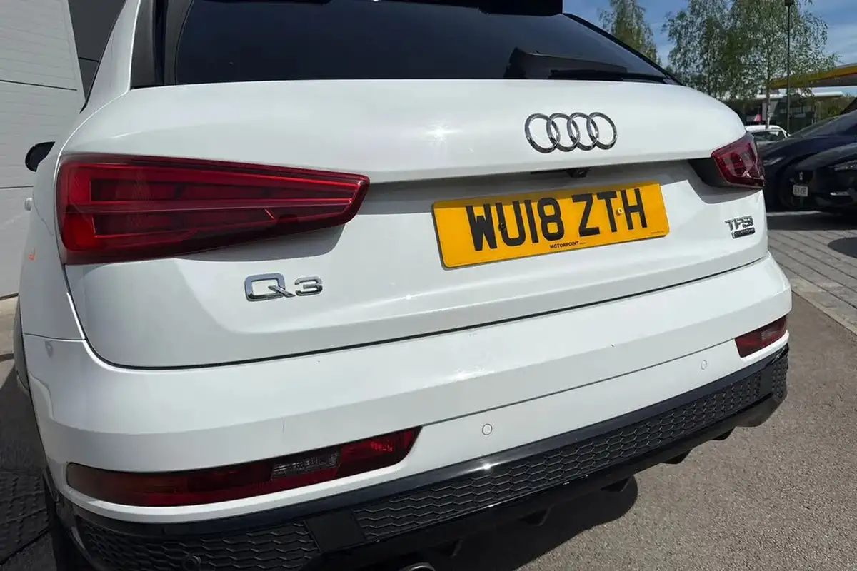 2018-audi-q3-20-tfsi-quattro-black-edition-big-7