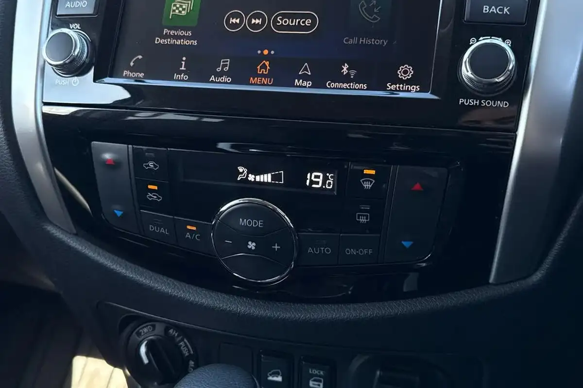 2020-nissan-navara-23dci-tt-tekna-8-navileather-auto-big-21