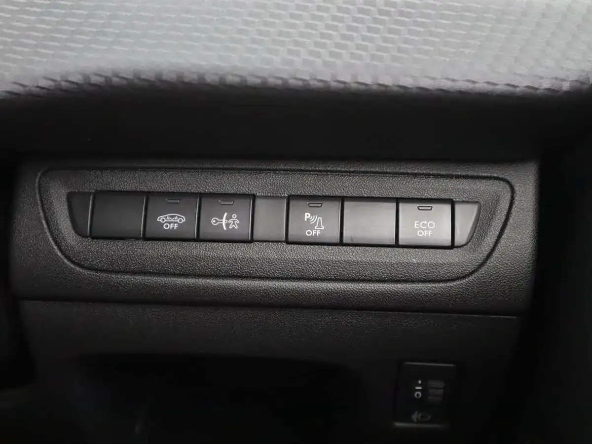 2019-peugeot-2008-suv-12-puretech-gt-line-130bhp-big-23