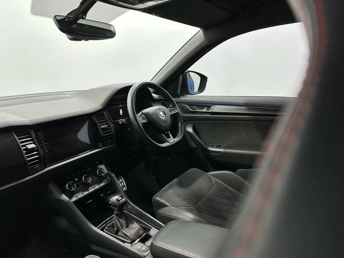 2019-skoda-kodiaq-20tdi-vrs-big-28