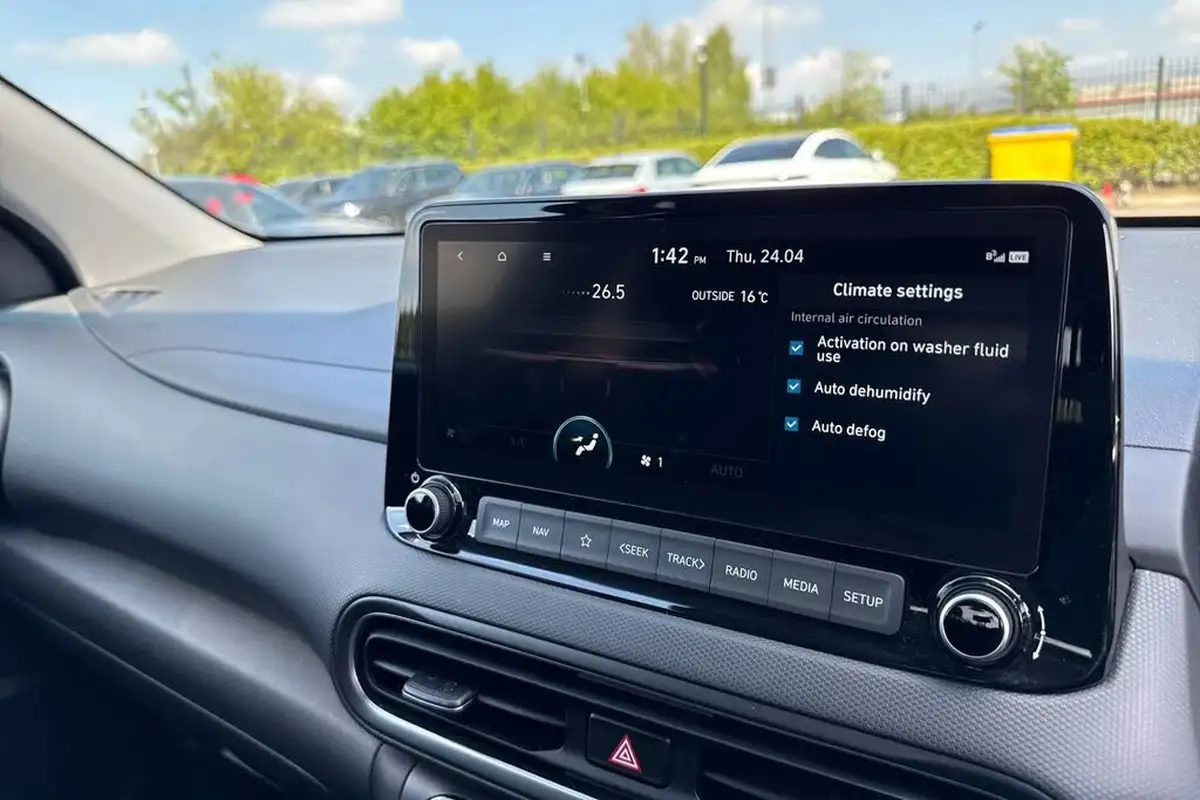 2022-hyundai-kona-16-gdi-premium-big-21