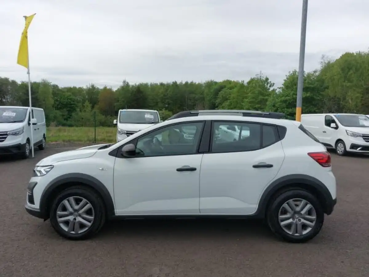 2022-dacia-sandero-stepway-10-tce-essential-90bhp-big-3