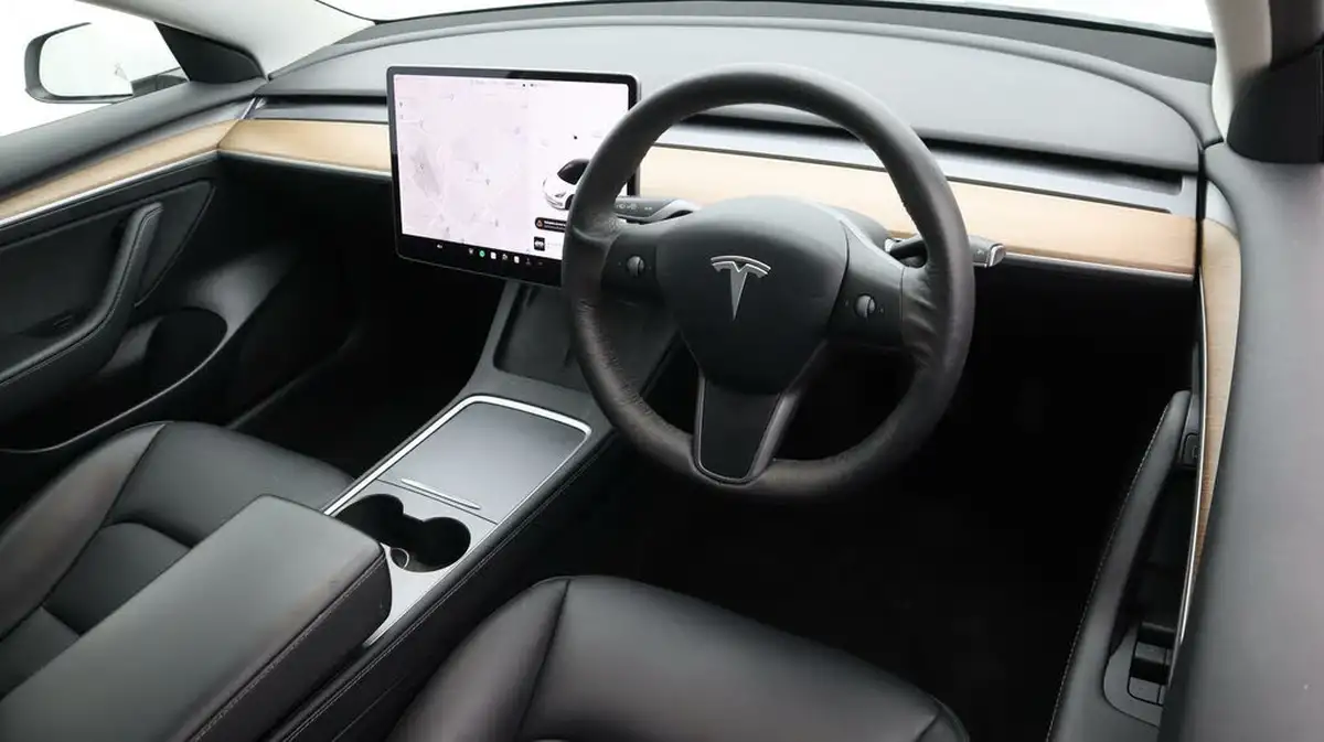 2021-tesla-model-3-e-standard-plus-big-9