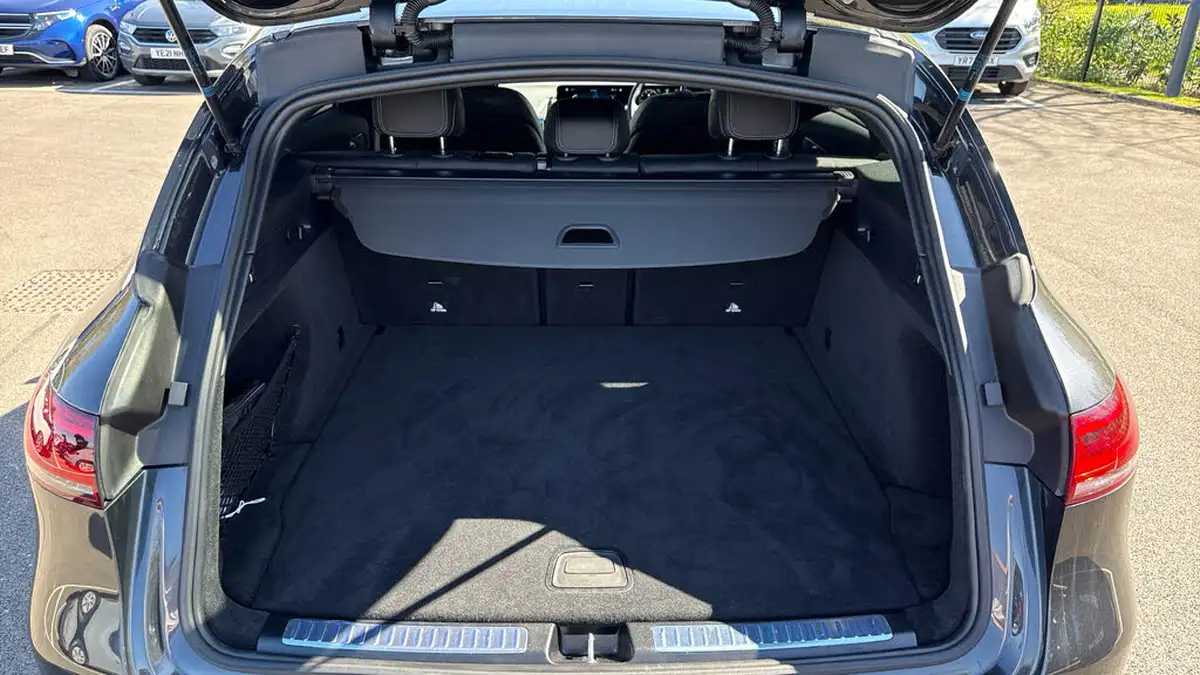 2022-mercedes-benz-eqc-e-eqc-400-amg-line-big-14