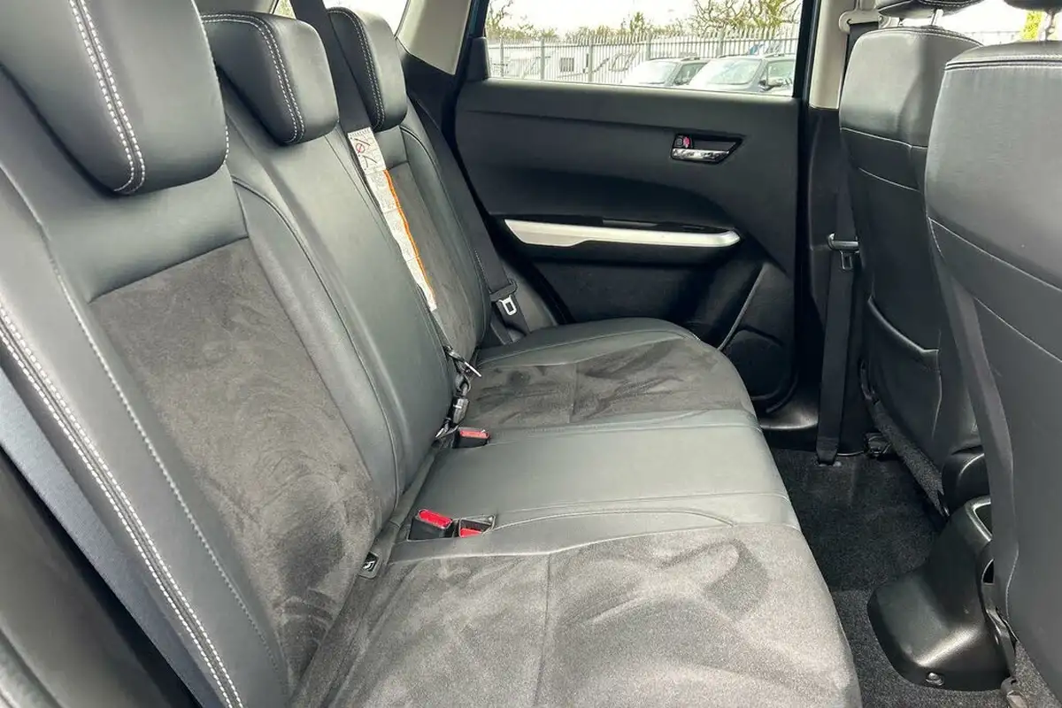 2017-suzuki-vitara-16-sz5-allgrip-big-18