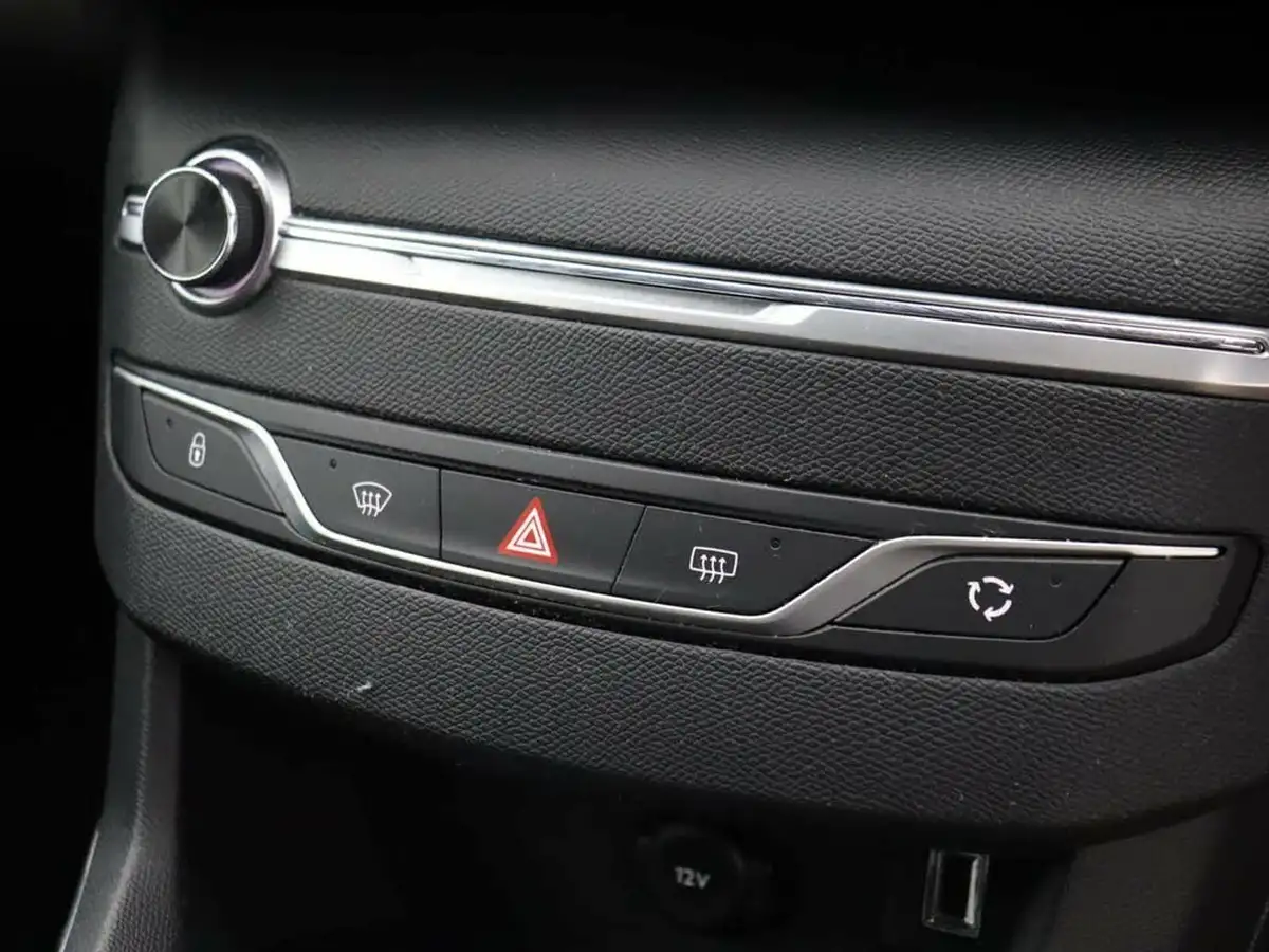 2020-peugeot-308-12-puretech-gt-eat8-big-18