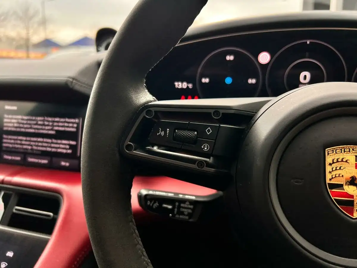 2021-porsche-taycan-e-turbo-s-cross-turismo-big-16