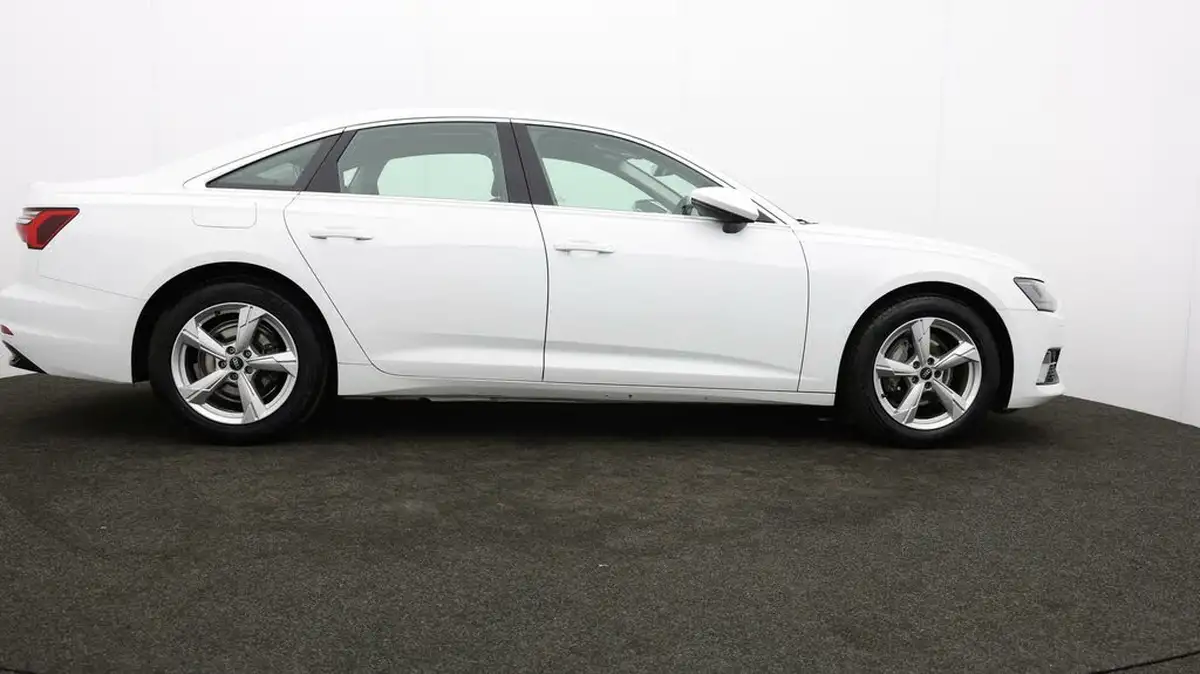 2022-audi-a6-saloon-20-40-tfsi-sport-big-30