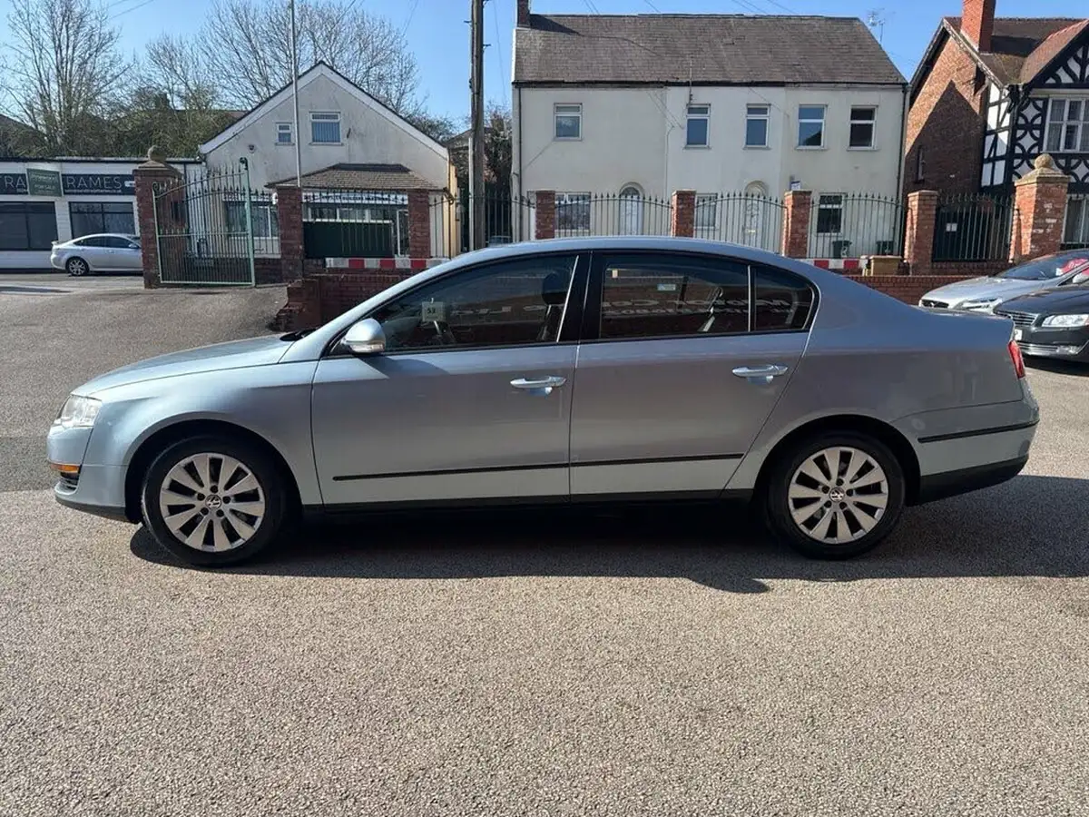 2009-volkswagen-passat-20td-bluemotion-2-saloon-4d-big-38