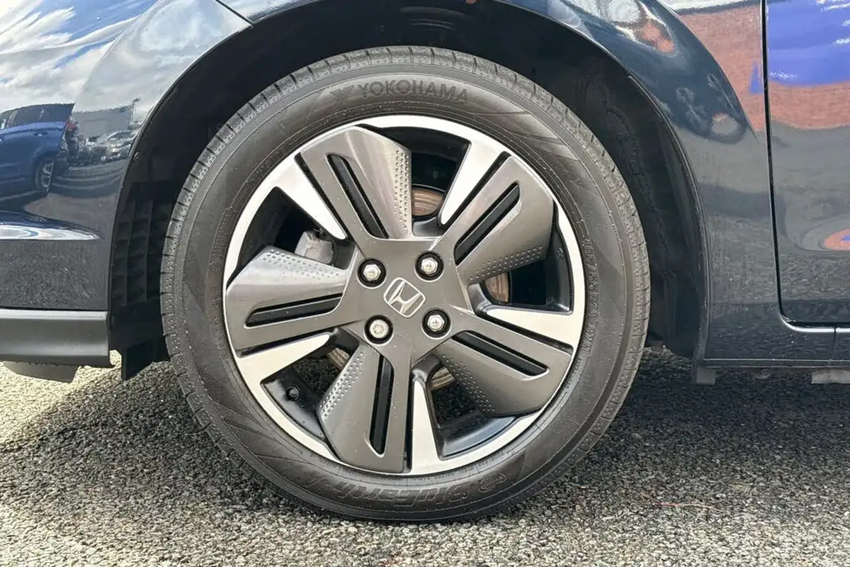 2024-honda-jazz-15-i-mmd-advance-big-13