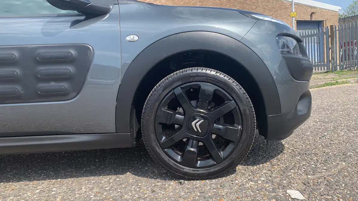 2016-citroen-c4-cactus-12-puretech-flair-edition-110ps-ss-big-16